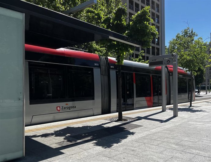 La línea 1 del tranvía después de que dejara de funcionar como consecuencia del apagón