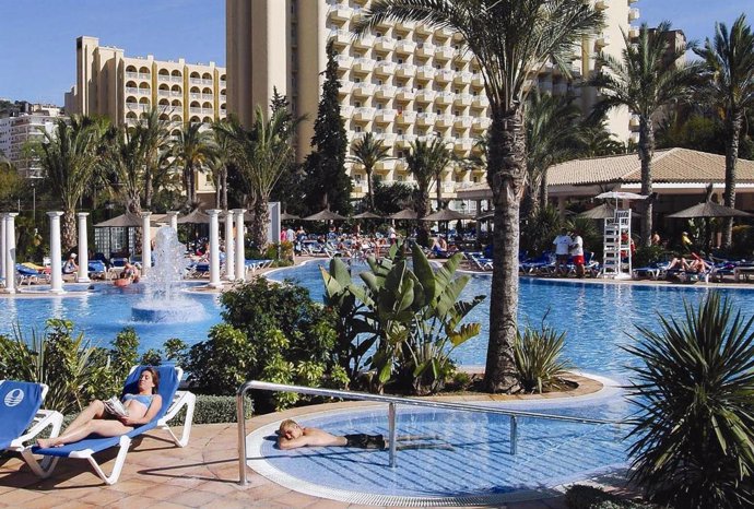 Archivo - Imagen de un hotel en Benidorm, en una fotografía de archivo