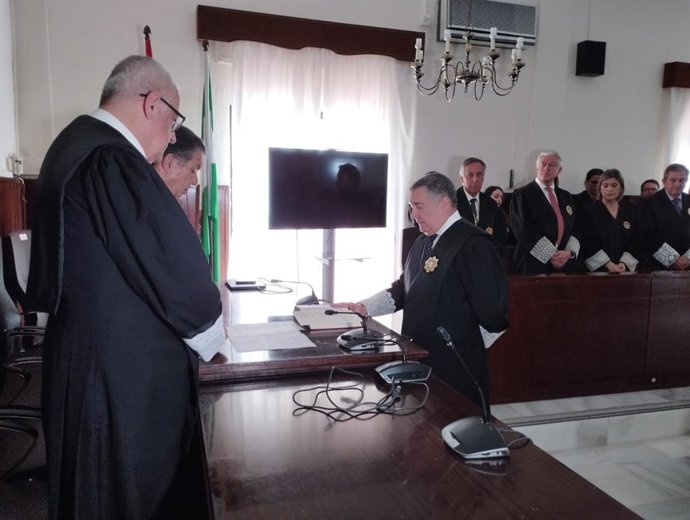 El nuevo presidente de la Audiencia provincial de Huelva, Esteban Brito, toma posesión de su cargo