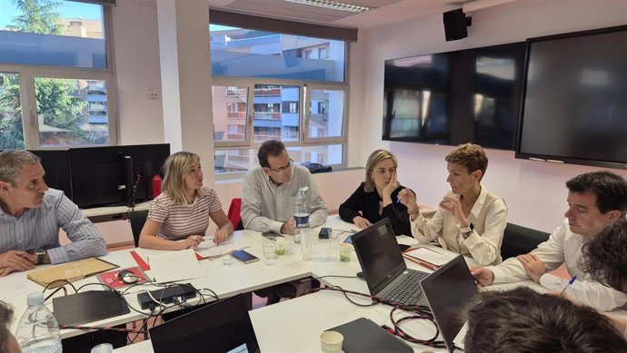 Reunión del gabinete de crisis activado por el Gobierno de Navarra ante el apagón eléctrico.