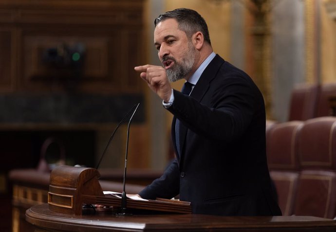 Archivo - Arquivo - O presidente da VOX, Santiago Abascal, fala durante uma sessão plenária no Congresso dos Deputados, em 26 de março de 2025, em Madri (Espanha). O Presidente do Governo, Pedro Sánchez, comparece ao Congresso dos Deputados para de