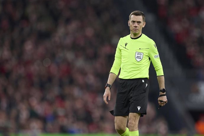 Archivo - Clement Turpin durante el Athletic Club-AS Roma de la Liga Europa 24-25