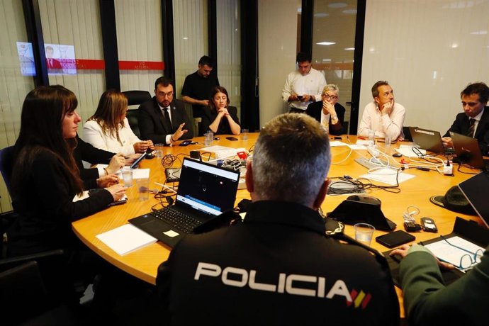 Imagen del gabinete de crisis en Asturias por el apagón.