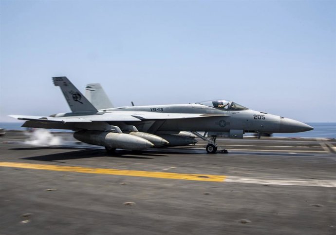 Un F/A-18E Super Hornet de la Armada de Estados Unidos en el portaaeronaves 'USS Carl Vinson' (archivo)