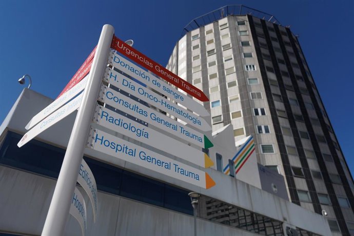 Archivo - Señalización de consultas en el Hospital Universitario La Paz, a 25 de septiembre de 2023, en Madrid (España). 