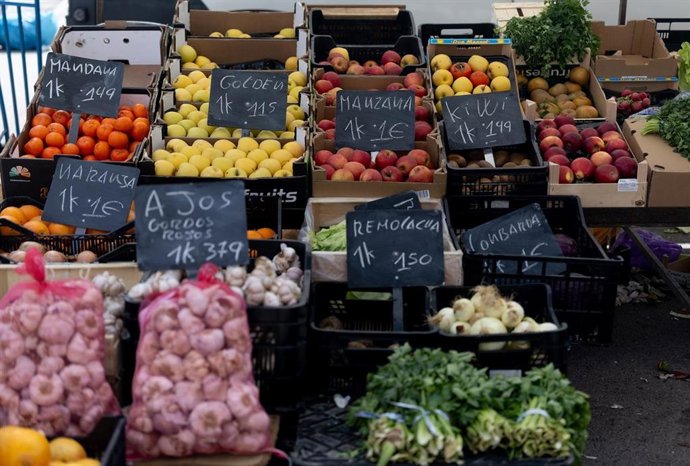 Archivo - Un mercado de alimentación