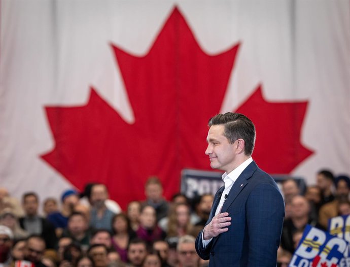 Archivo - Arquivo - Líder do Partido Conservador do Canadá, Pierre Poilievre, durante um comício de campanha em Surrey (arquivo).