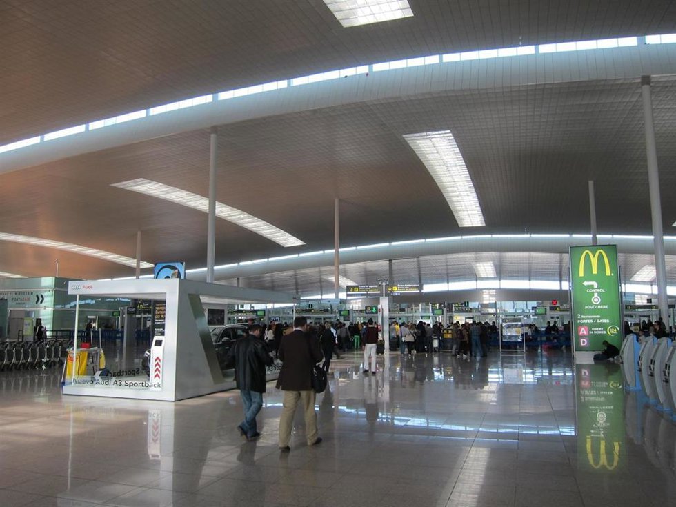 Archivo - Aeropuerto de El Prat T1