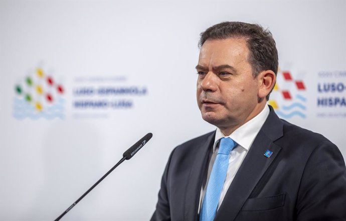 Archivo - El primer ministro de la República Portuguesa, Luís Montenegro, intervienen durante la XXXV Cumbre Hispano-Lusa, a 23 de octubre de 2024, en Faro (Portugal). España y Portugal celebran en Faro (Portugal), la trigésimo quinta Cumbre, 'Cimeira', I