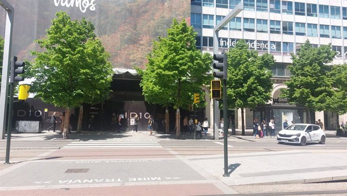 Semáforos apagados por el apagón.