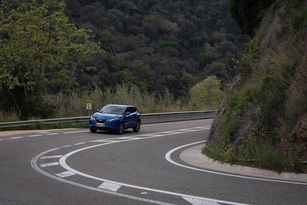 Un coche circula por la carretera de lArrabassada, a 15 de abril de 2025, en Barcelona, Cataluña (España). LArrabassada vuelve a ser considerada la vía más peligrosa de Cataluña, sobre todo por la elevada cifra de siniestros con motocicletas implicada