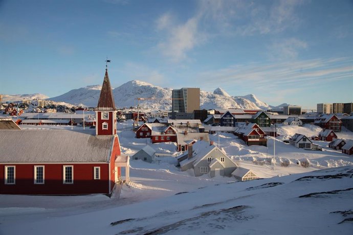 Archivo - Vista general de una zona de Nuuk, capital de Groenlandia