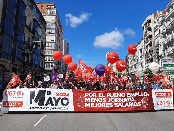 Archivo - Manifestación CCOO y UGT 1 de mayo de 2024 en Santander