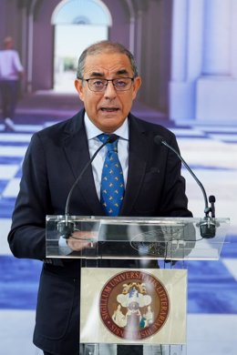Archivo - El rector de la Universidad de Sevilla, Miguel Ángel Castro interviene en el acto, a 19 de septiembre de 2024, en Sevilla, Andalucía (España). 