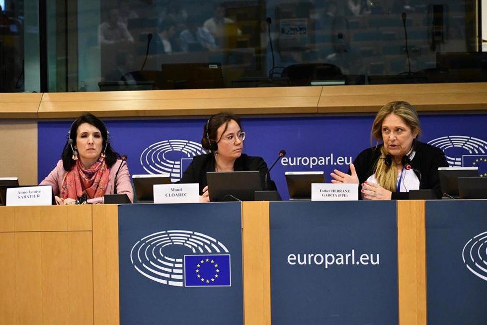 Esther Herranz, elegida ponente del informe del Parlamento Europeo para negociar las medidas legislativas del vino