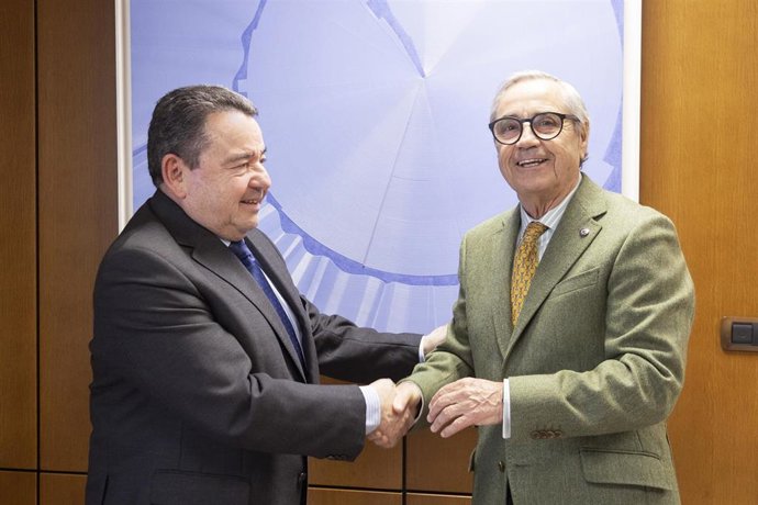 Fernando Martínez, presidente Caja Rural de Asturias, y Antonio Fernández-Escandón, presidente de Femetal.