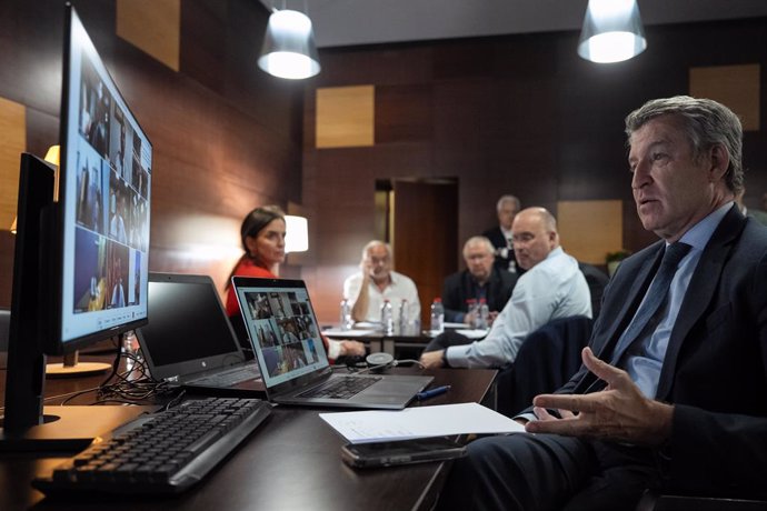 El President del Partit Popular, Alberto Núñez Feijóo durant la reunió mantinguda amb els presidents autonòmics del PP.