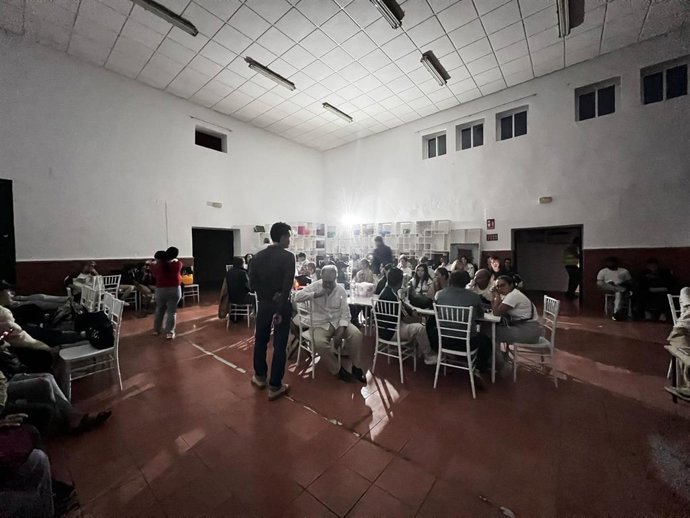 Atención a viajeros del tren en Hornachuelos por el apagón energético.