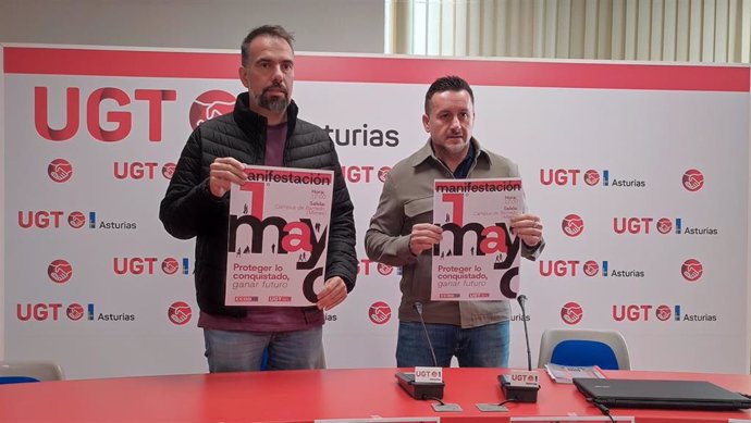 Los secretarios generales de CCOO y UGT en Asturias, José Manuel Zapico y Javier Fernández Lanero, presentan la movilización del 1 de mayo.