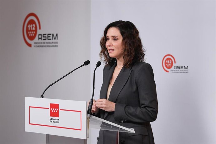 La presidenta de la Comunidad de Madrid, Isabel Díaz Ayuso, en su comparecencia y rueda de prensa en la sede de ASEM 112 ante la situación por el apagón eléctrico