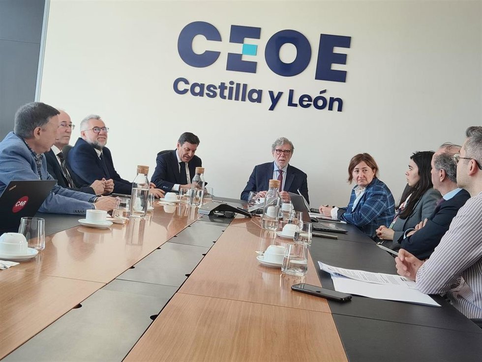 Encuentro entre CEOECyL y la Junta