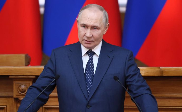 HANDOUT - 29 April 2025, Russia, Saint Petersburg: Russia's President Vladimir Putin delivers a speech during a meeting of the Council of Legislators in Saint Petersburg. Photo: MIKHAIL METZEL/Kremlin/dpa - ATTENTION: editorial use only and only if the cr
