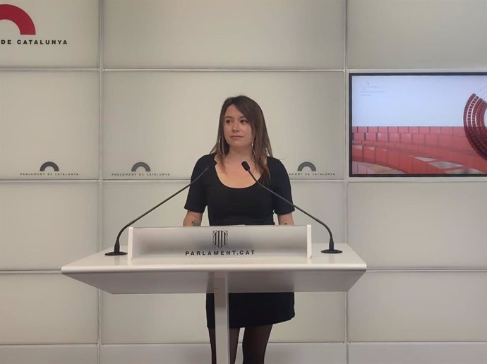 La diputada de la CUP en el Parlament Laure Vega, en Barcelona
