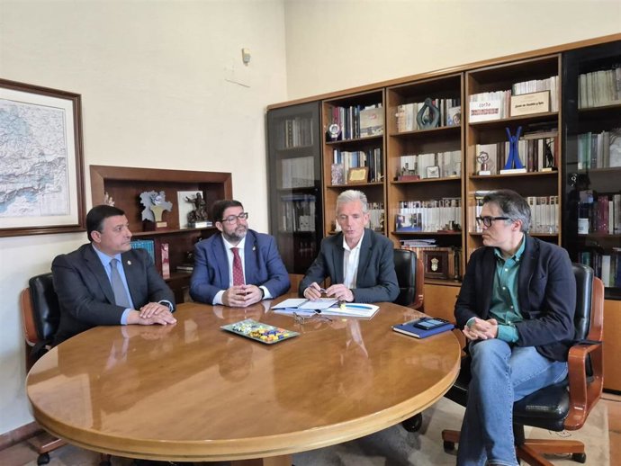 Reunión de responsables de las diferentes administraciones en Ávila.