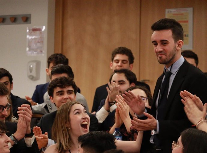 Estudiantes del aula de debate de la Universidad de Sevilla
