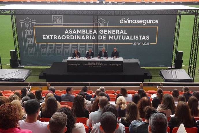 Asamblea de Divina Seguros