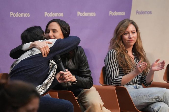 Archivo - (I-D) La secretaria política de Podemos y eurodiputada, Irene Montero, la secretaria general de Podemos y diputada, Ione Belarra, y la coordinadora de Podem País Valencià y portavoz adjunta de Podemos, María Teresa Pérez