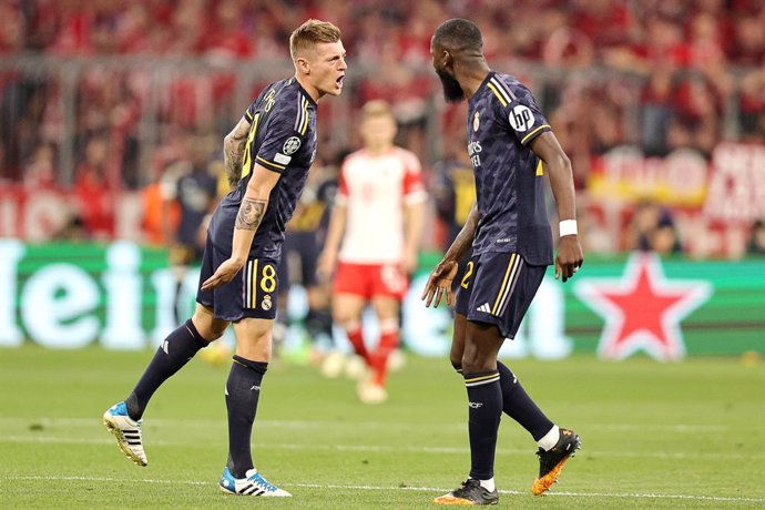 Archivo - Toni Kroos and Antonio Rüdiger of Real Madrid celebrate after the Vinicius Junior's goal 0-1 during the UEFA Champions League, Semi-finals, 1st leg football match between Bayern Munich and Real Madrid on April 30, 2024 at Allianz Arena in Munich