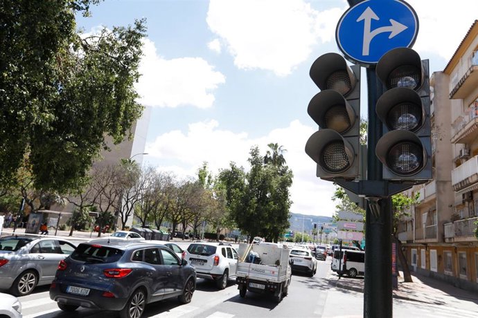 Semáforo apagado durante el apagón del día 28 de abril de 2025