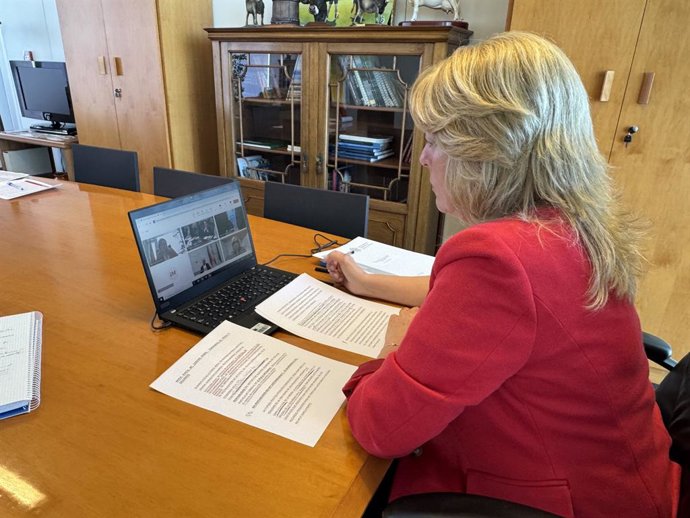 La consejera de Pesca de Cantabria, María Jesús Susinos, ha participado de manera telemática en el primer encuentro del comisario Costas Kadis acompañado por el ministro Planas con los consejeros españoles del ramo