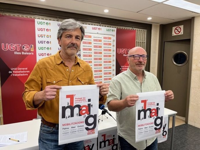 Los secretarios generales de UGT, Pedro Homar (i), y CCOO, José Luis García (d).