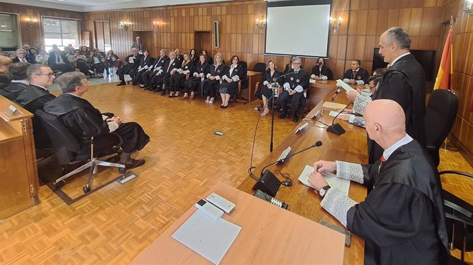 Acto de toma de posesión de José María Pérez Crespo Paya como nuevo presidente de la Sala de lo Contencioso Administrativo del TSJMU