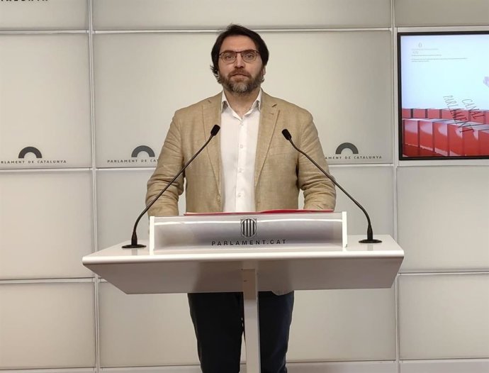 Archivo - El presidente del PSC en el Parlament, Ferran Pedret, en rueda de prensa