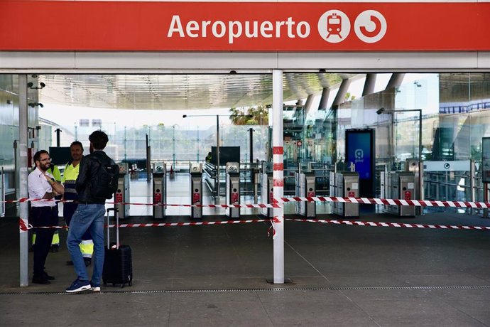 Acceso al aeropuerto de Málaga durante el apagón eléctrico generalizado.