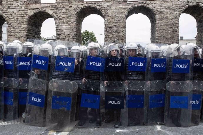 Archivo - Imagen de archivo de la Policía de Turquía durante una manifestación.