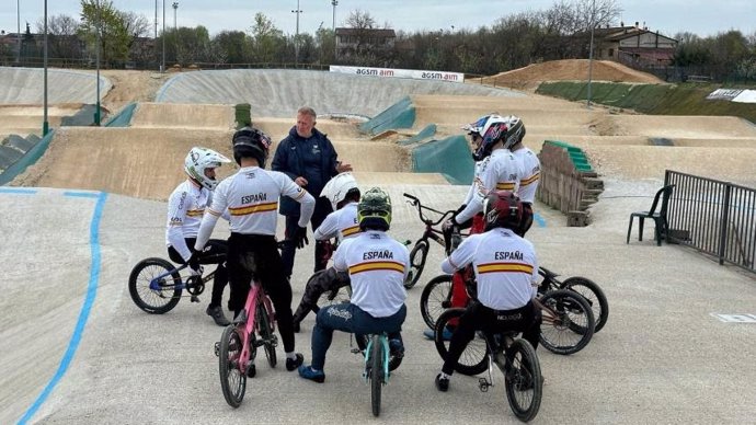 Imagen de una concentrción de la selección española de BMX Racing