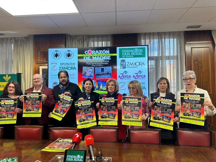 Organizadores y patrocinadores presentan la iniciativa 'Corazón de madre', que se celebrará en Zamora a favor de la Asociación contra el Cáncer.