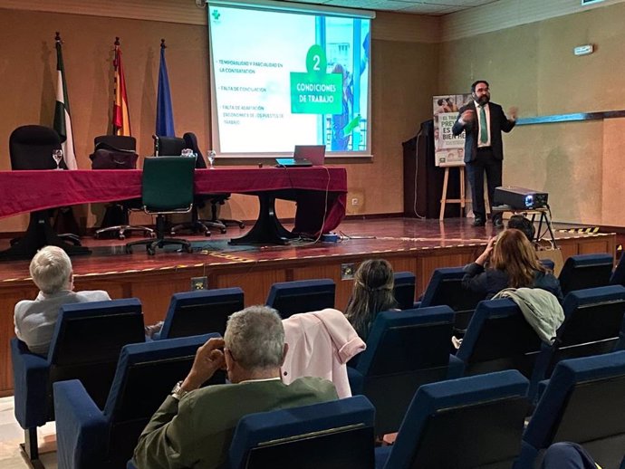 Un momento de la Jornada técnica 'Integración de la perspectiva de género en la prevención de riesgos laborales en sectores feminizados' celebrada en Cádiz.
