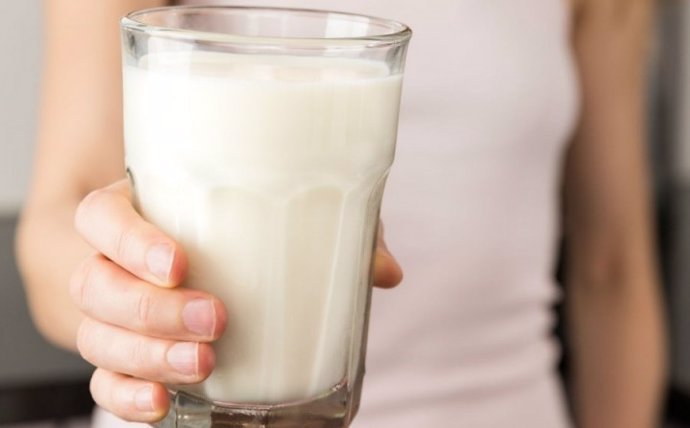 Archivo - Vaso de Leche.