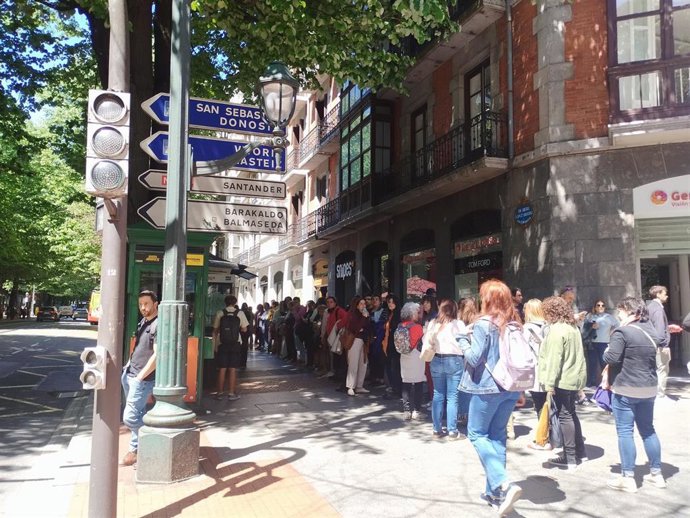 Una calle de Bilbao durante el apagón.