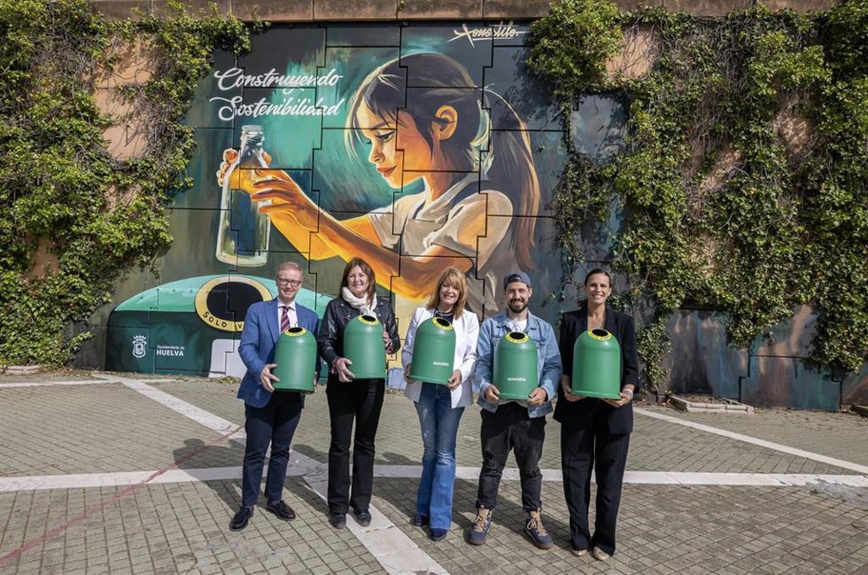 Inauguración del ecomural 'Construyendo Sostenibilidad' .
