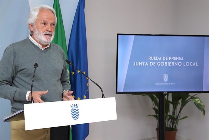 El primer teniente de alcaldesa en el Ayuntamiento de Jerez de la Frontera (Cádiz), Agustín Muñoz, en rueda de prensa tras la Junta de Gobierno Local.