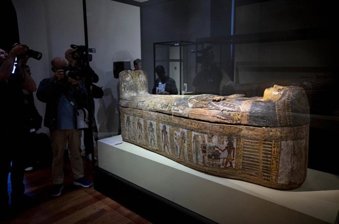 Archivo - Ataúd egipcio de la sacerdotisa y música de Amón tras su restauración, en el Museo Arqueológico Nacional (MAN), a 26 de septiembre de 2024, en Madrid (España). Asociación de Amigos del MAN y Fundación Iberdrola han colaborado en la restauración,
