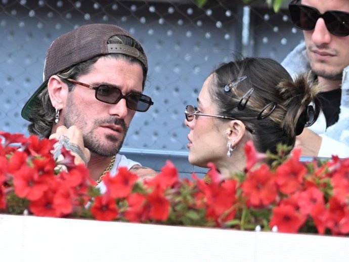 Tini Stoessel y Rodrigo De Paul en el Mutua Madrid Open de Tenis