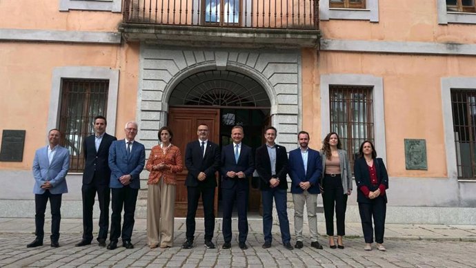 Visita del comisario europeo de Presupuestos y Administración, Piotr Serafin.