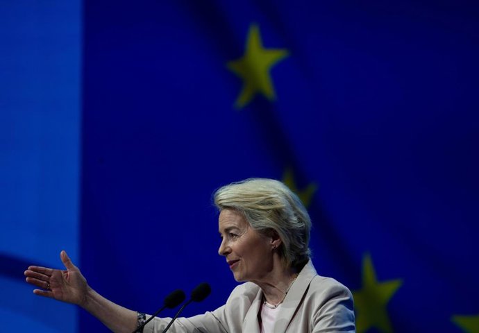 La presidenta de la Comisión Europea, Ursula Von der Leyen, interviene durante el XXVIII Congreso que el Partido Popular Europeo (PPE) celebra este martes y miércoles en València